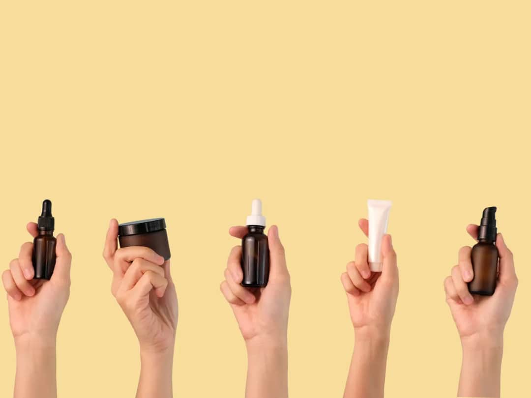 Peelingi przy trądziku: jaki wybrać? Przewodnik po składach i typach