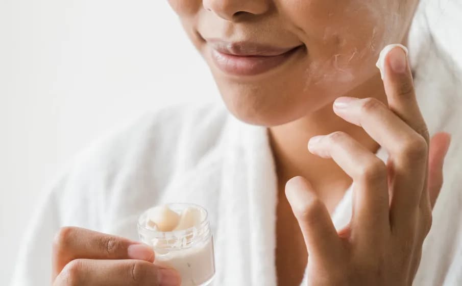 Jaki kwas do cery? Dobierz idealny dla siebie - poradnik